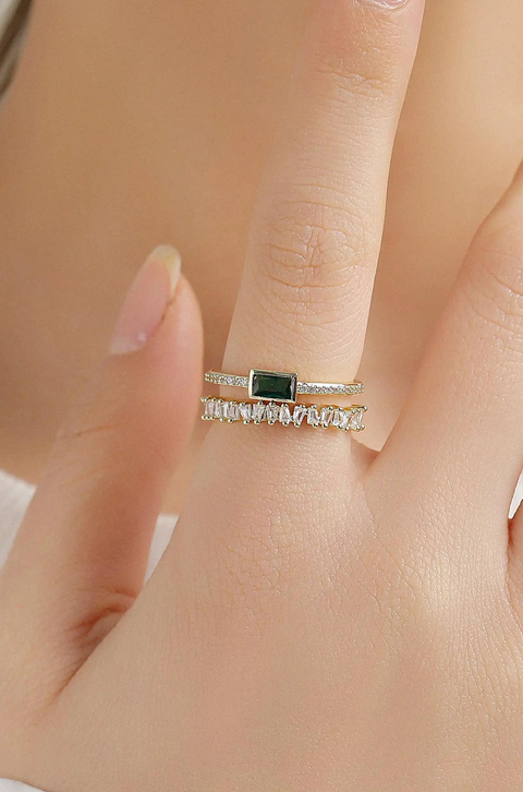 green emerald ring