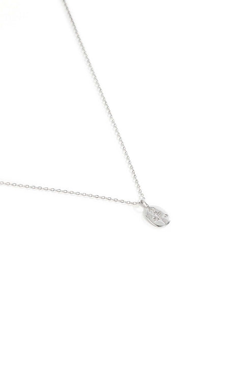 oval pendant necklace