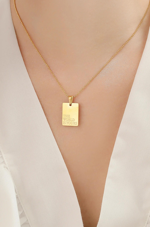 gold necklace with pendant