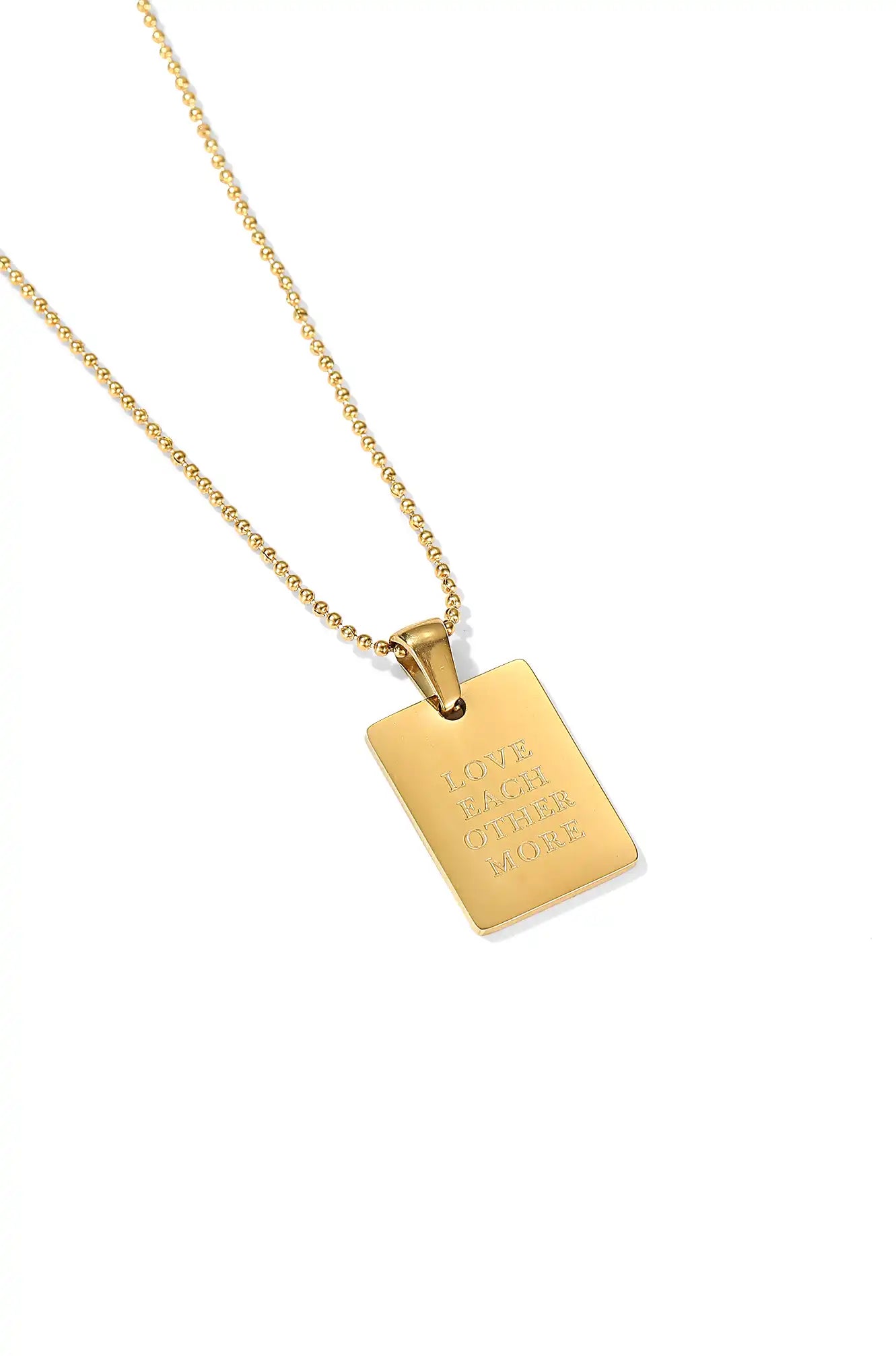 gold necklace with pendant