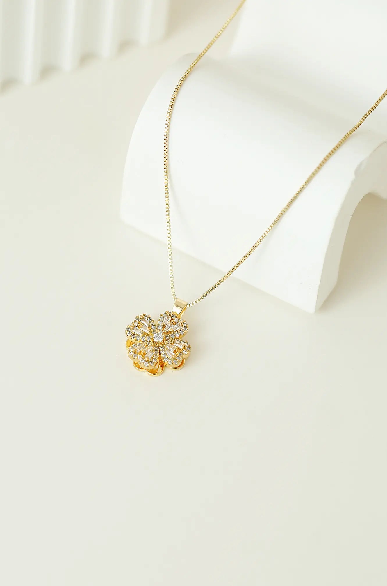 Gold Clover Spinning Necklace